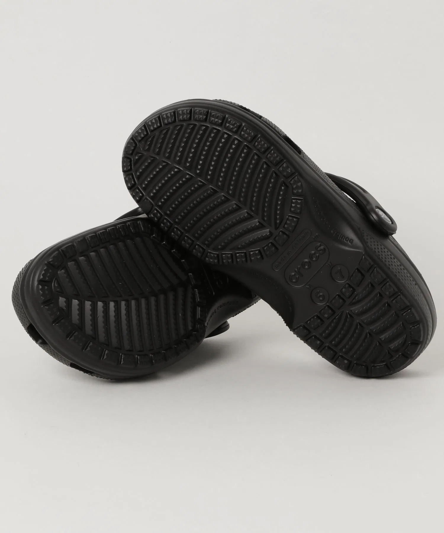 Унисекс сандалии Crocs Classic чёрные — фото 3