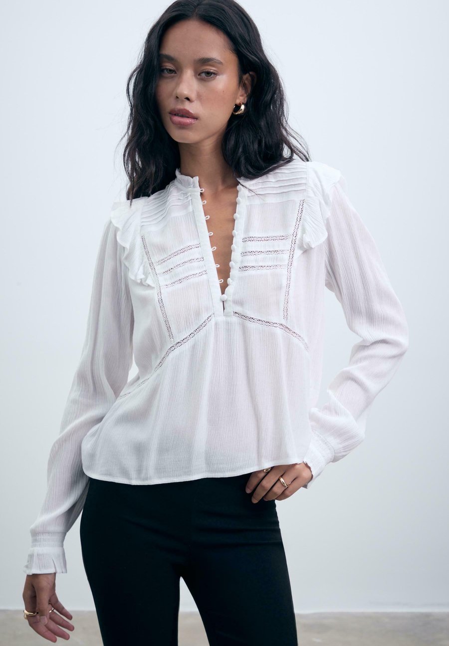 

Блуза Stradivarius RUFFLED WITH BUTTONS , White