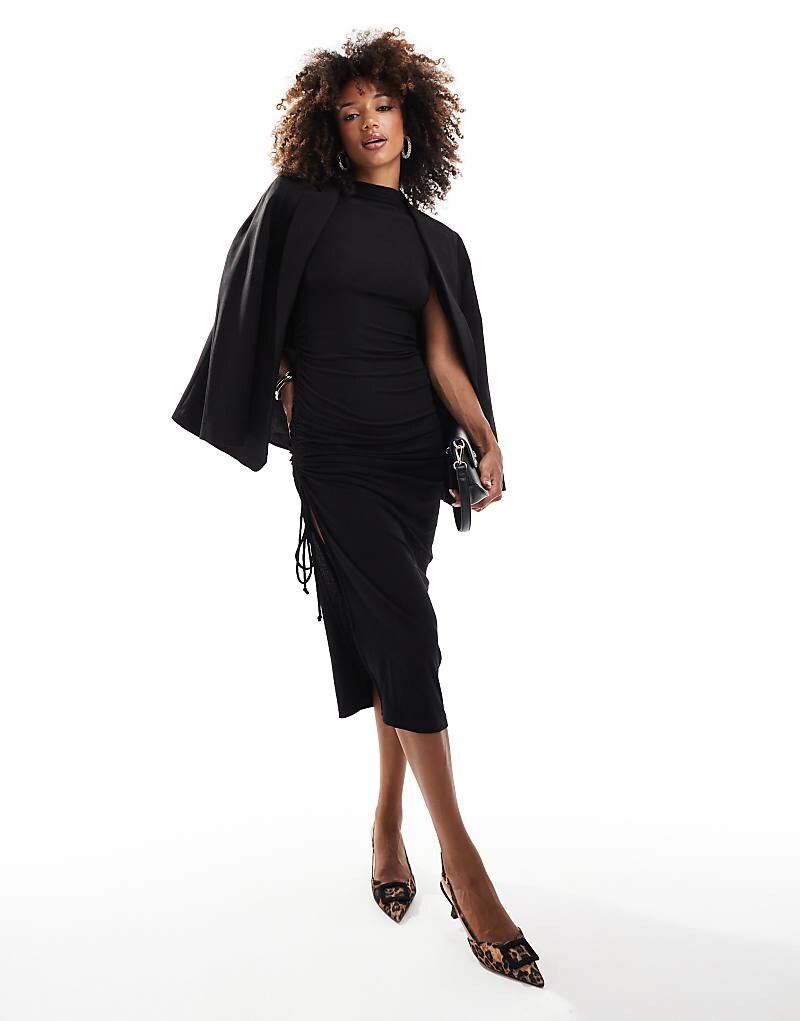 

Черное платье миди асимметричного кроя со сборками River Island