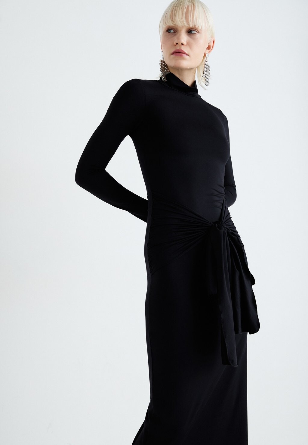 

Платье из джерси TIE FRONT DRESS Gina Tricot, черный