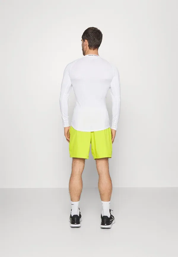 Футболка Nike Performance, M NP DF Tight Top LS, белый/черный — фото 3