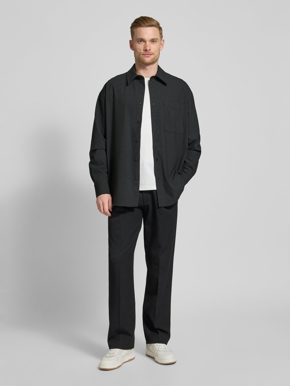 

Повседневная рубашка с нагрудным карманом, модель 'KABIRD' American Vintage, антрацит