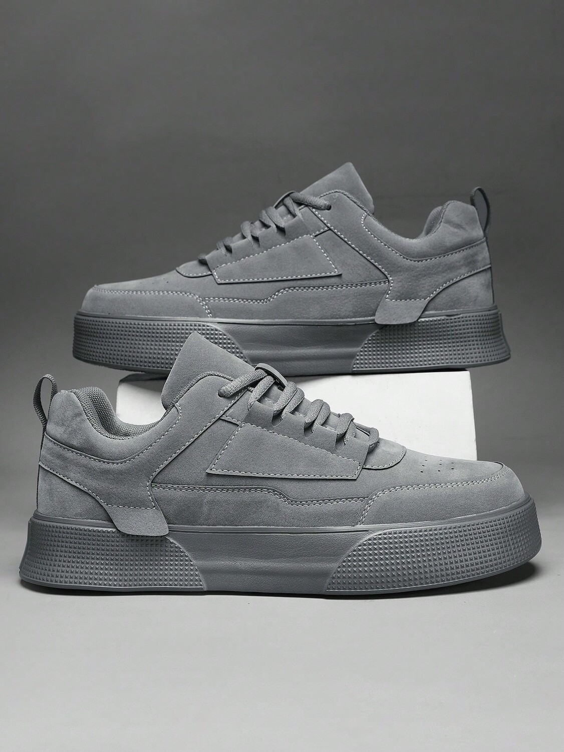 

Кроссовки SHEIN, серый