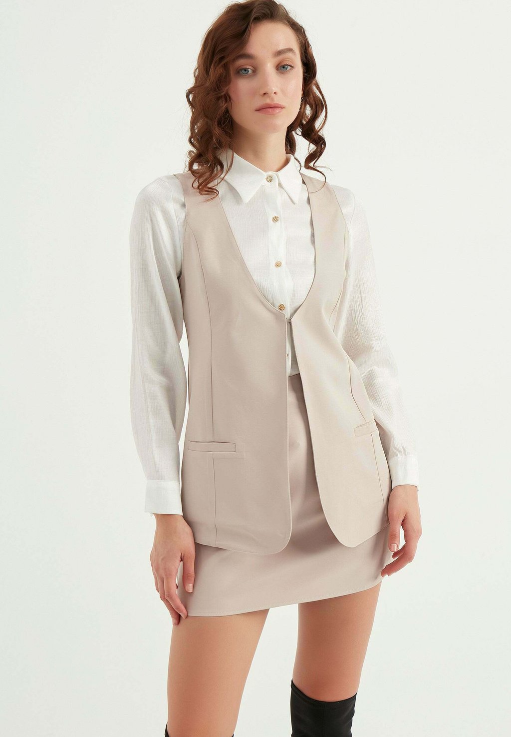 

Топ без рукавов SLEEVELESS WITH POCKETS Herita, бежевый