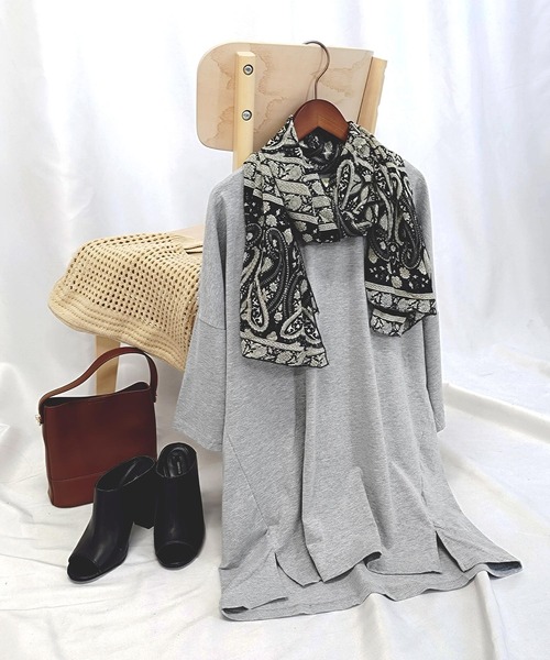 

Футболка, крой оверсайз, бренд OSYAREVO, серый