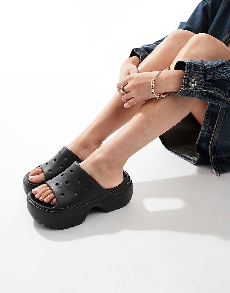 Черные шлепанцы Crocs Stomp