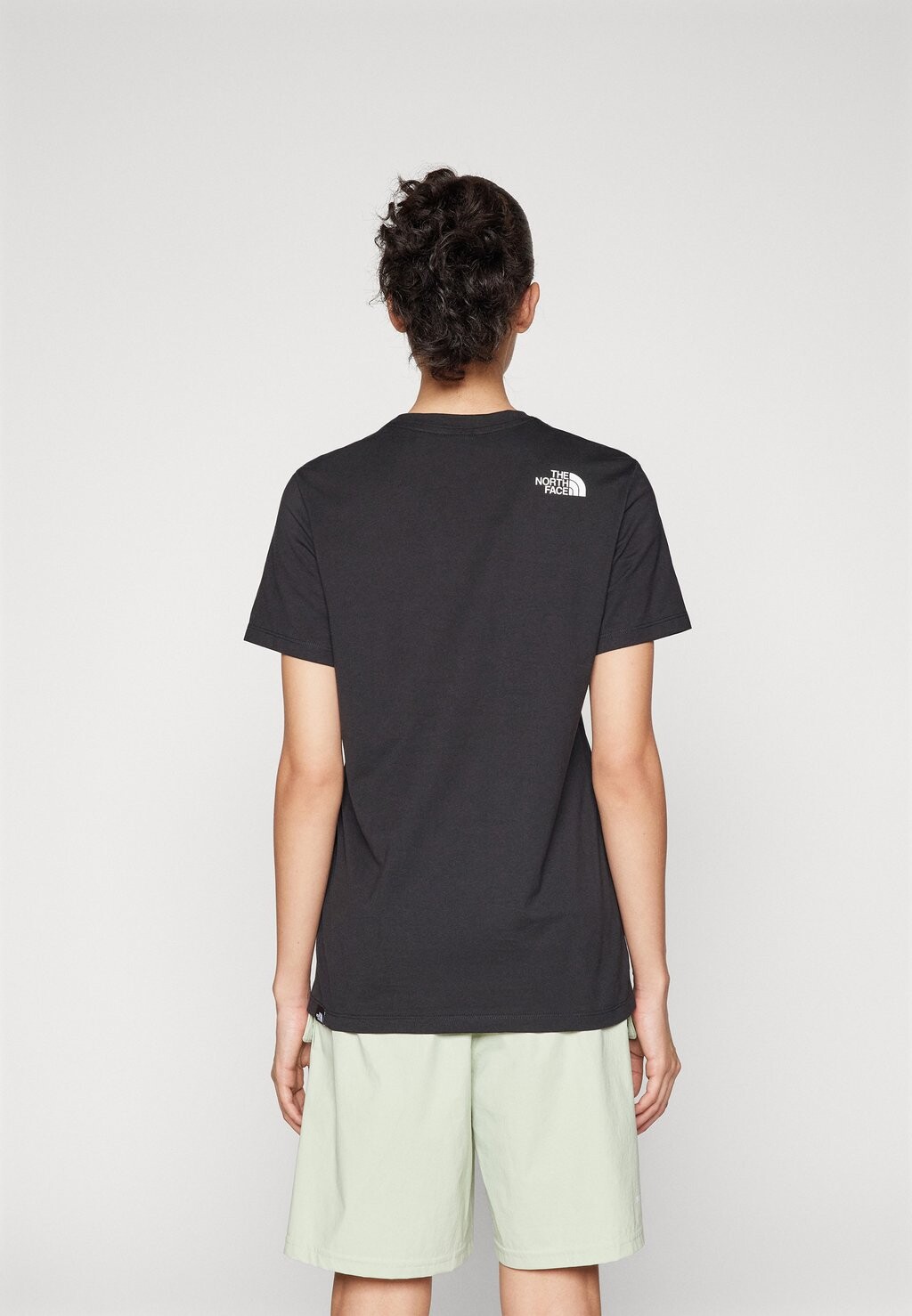 

Принт на футболке RELAXED EASY TEE The North Face, черный