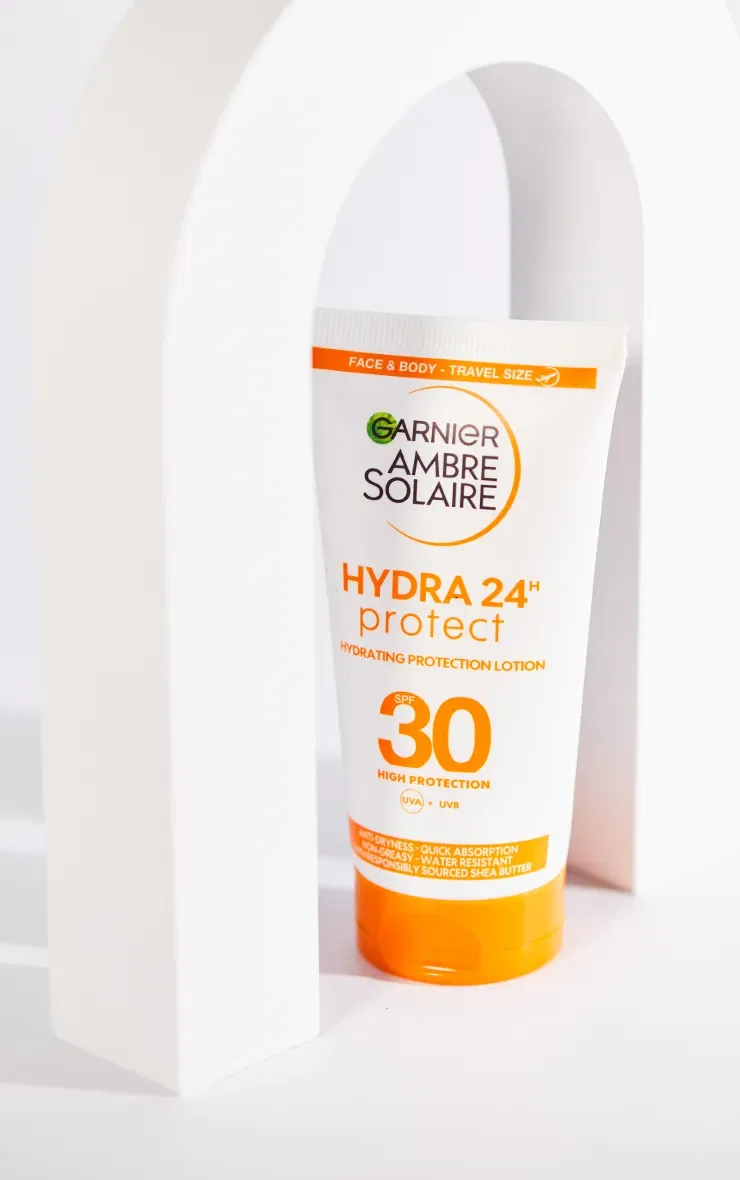 Солнцезащитный крем SPF30 50ml Garnier Ambre Solaire Prettylittlething, прозрачный — фото 2