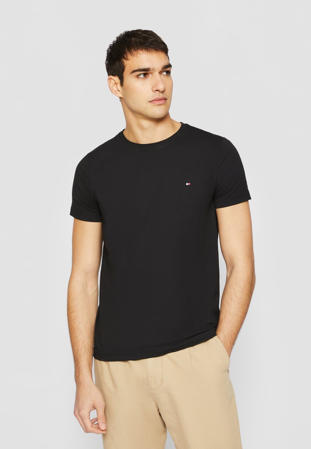 Базовая футболка Core Stretch Slim Neck Tee Tommy Hilfiger, черная — фото 4