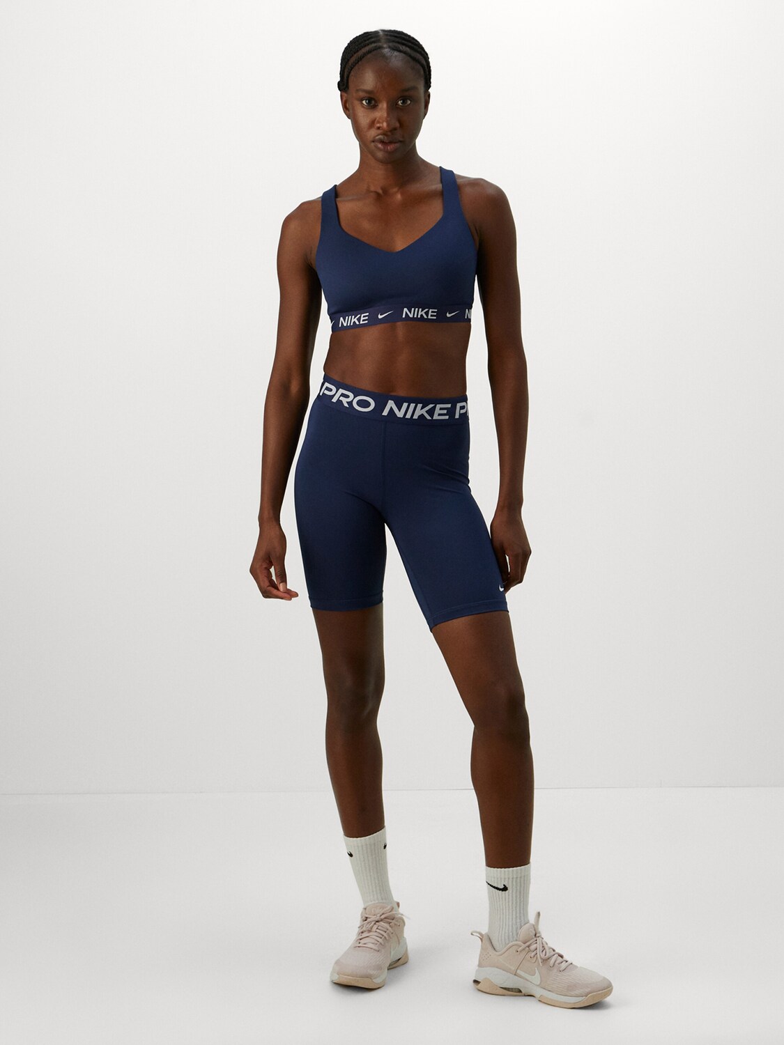 NIKE Спортивный бюстгальтер-бралетт 'INDY' в цвете Navy — фото 4