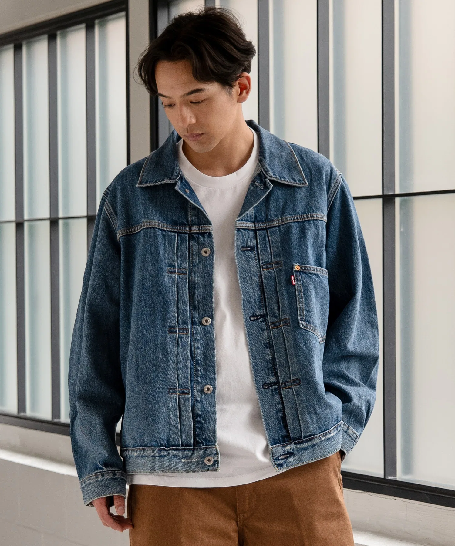 Джинсовая куртка Levi's TYPE I, цвет «средний индиго, с эффектом потертости». — фото 2
