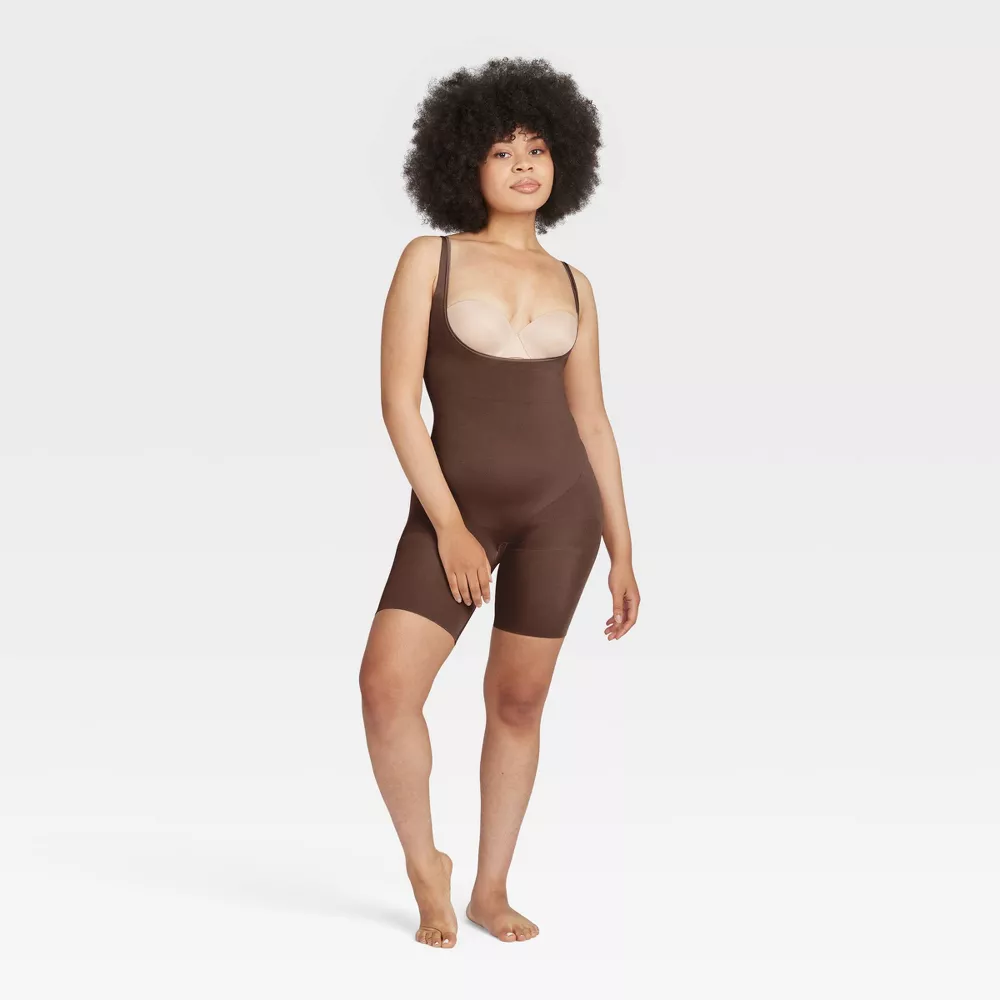 

АКТИВЫ от SPANX Женские замечательные результаты Универсальное средство для похудения тела ASSETS by SPANX, цвет Chestnut Brown
