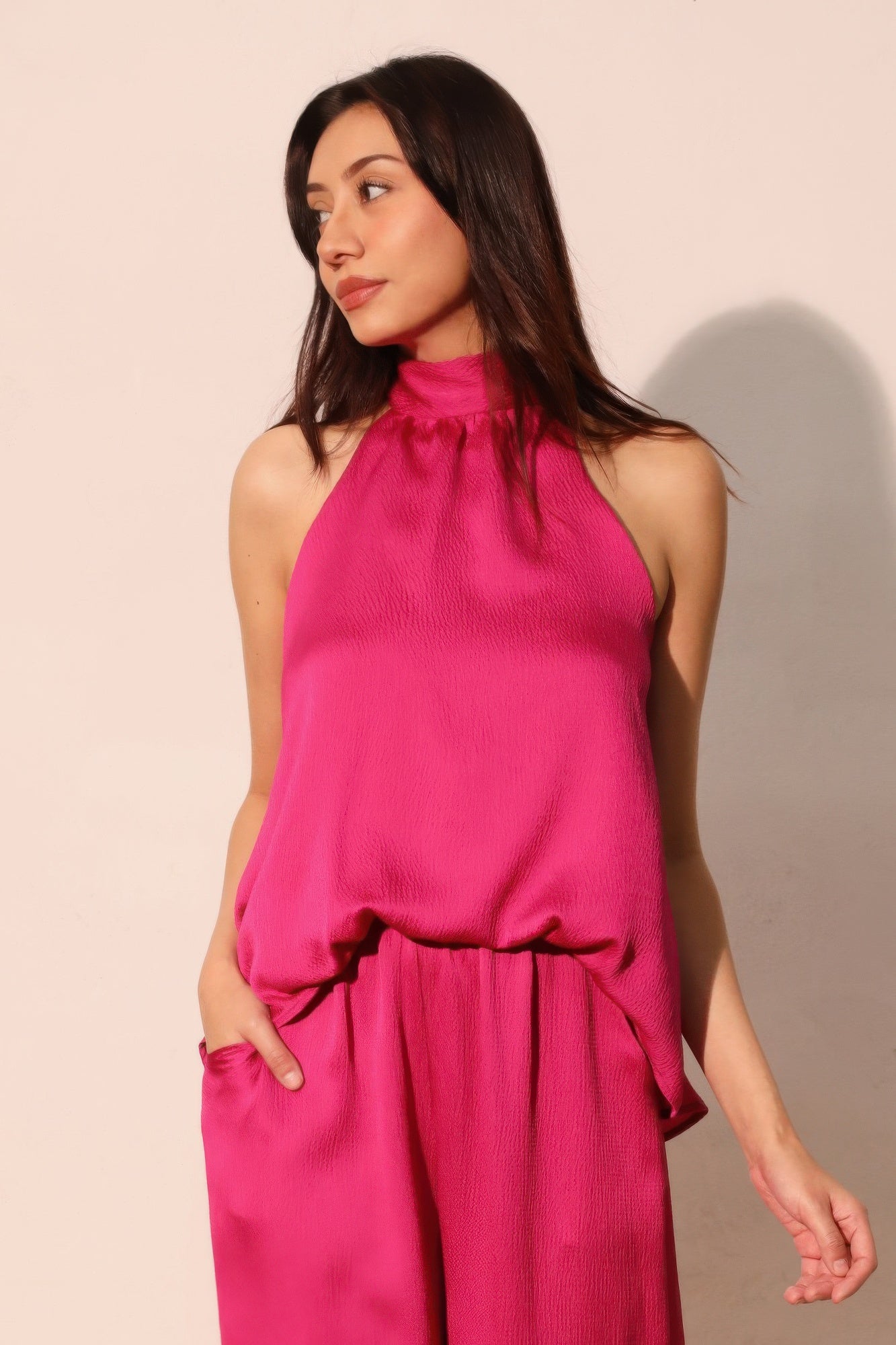 

Топ-бюстгальтер из жатого атласа TRUEDAMES, фуксия