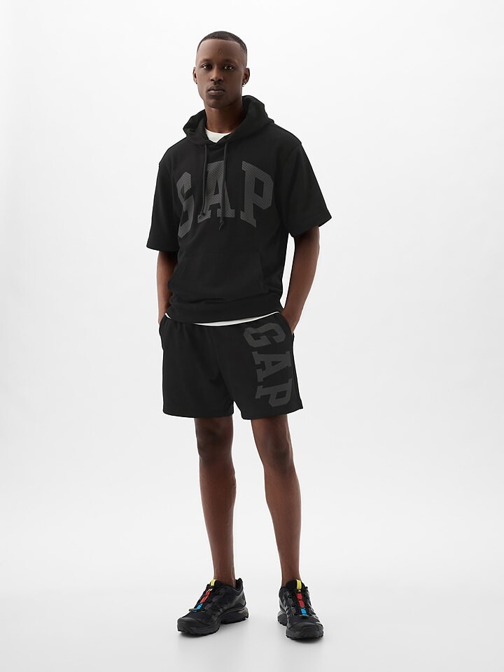

Шорты GAP, черный