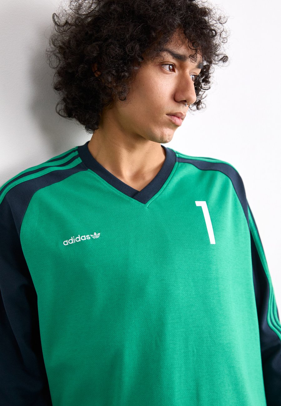 Топ Adidas Originals Long sleeved top, Semi Court Green/Green — фото 4
