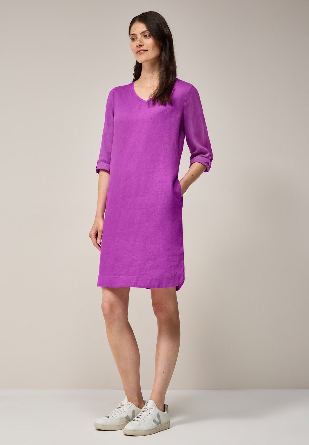 

Повседневное платье V-NECK Cecil, розовый