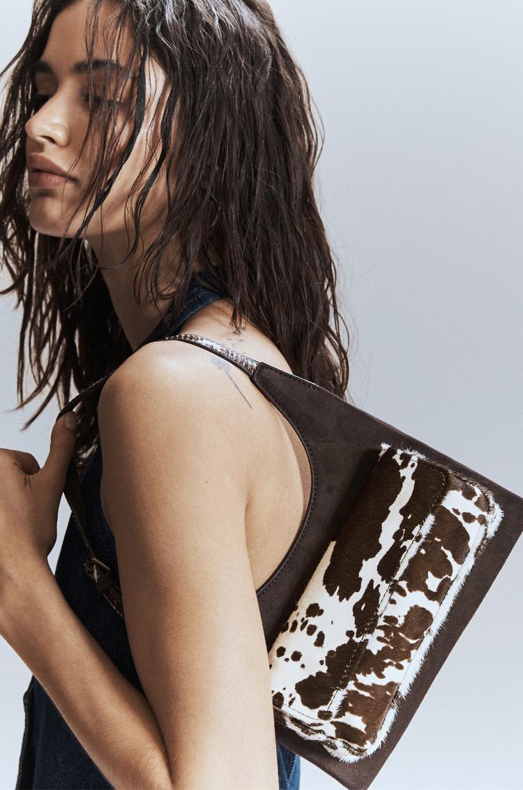 

Сумка через плечо с принтом коровы Pull And Bear, коричневый