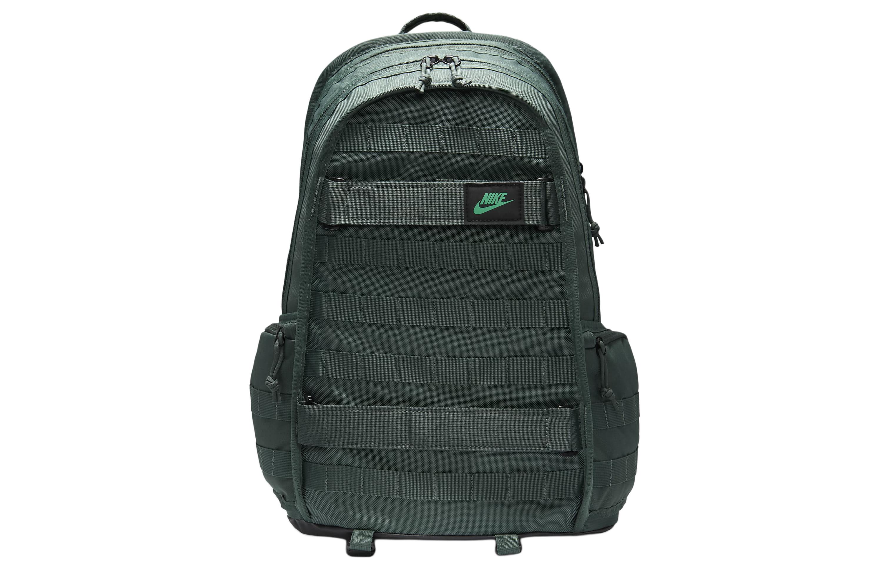 

Спортивный рюкзак 26 литров Nike, черный