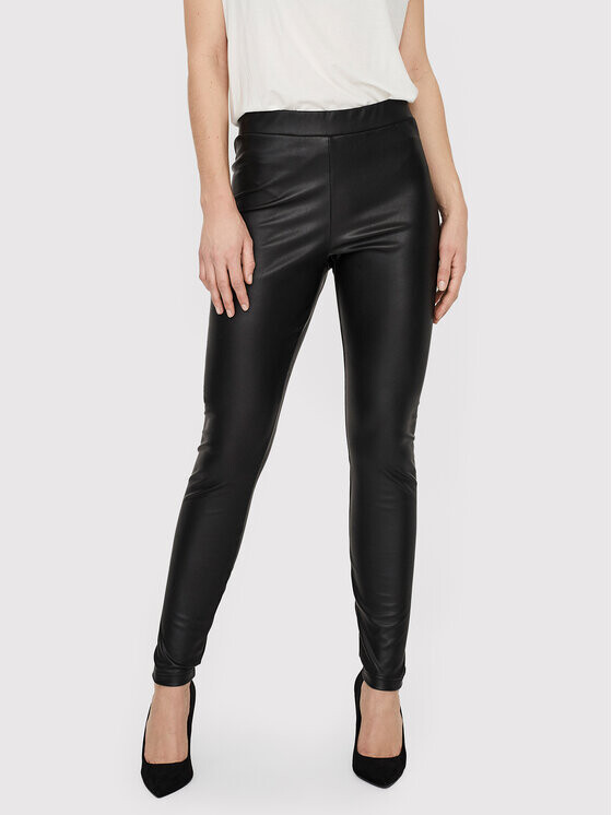 

Брюки из искусственной кожи, зауженного кроя Vero Moda, черный