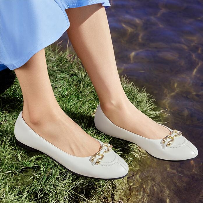Женская повседневная обувь Женские низкие белые Clarks — фото 4