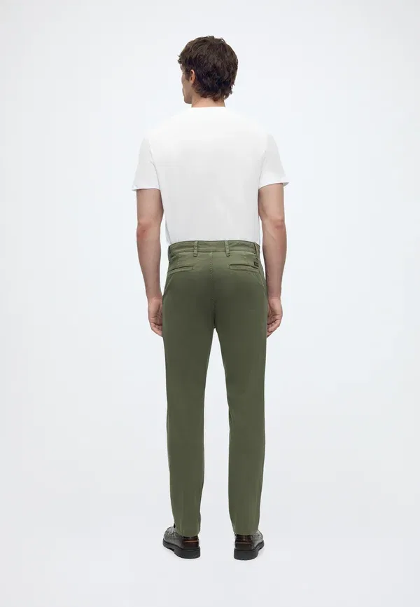 Брюки чинос Boss Chino tapered chinos, зеленый — фото 3