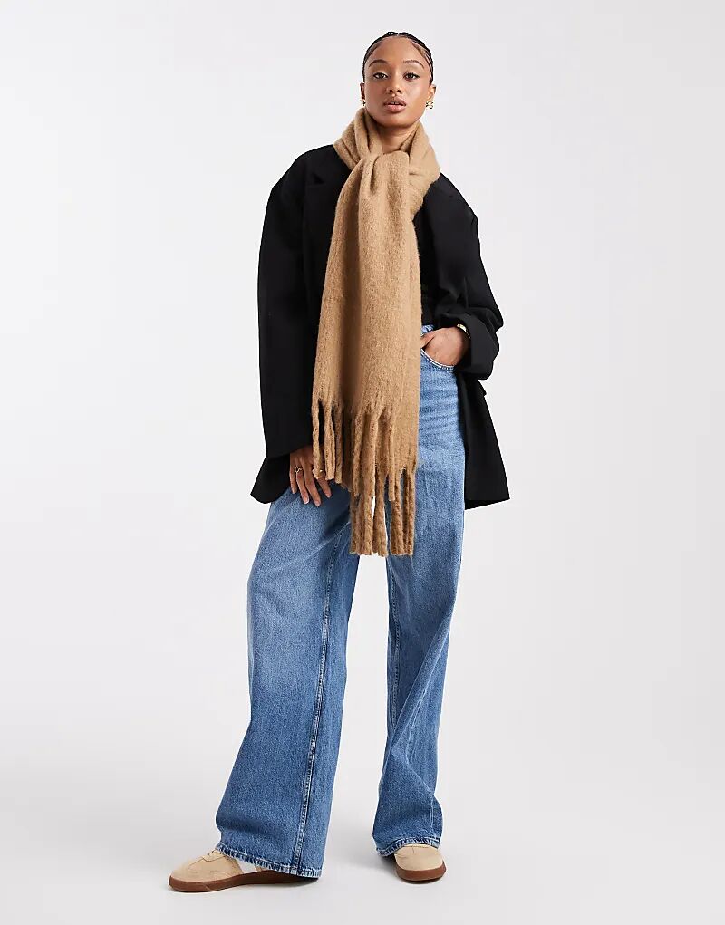 

Плотный шарф New Look цвета верблюжьей шерсти