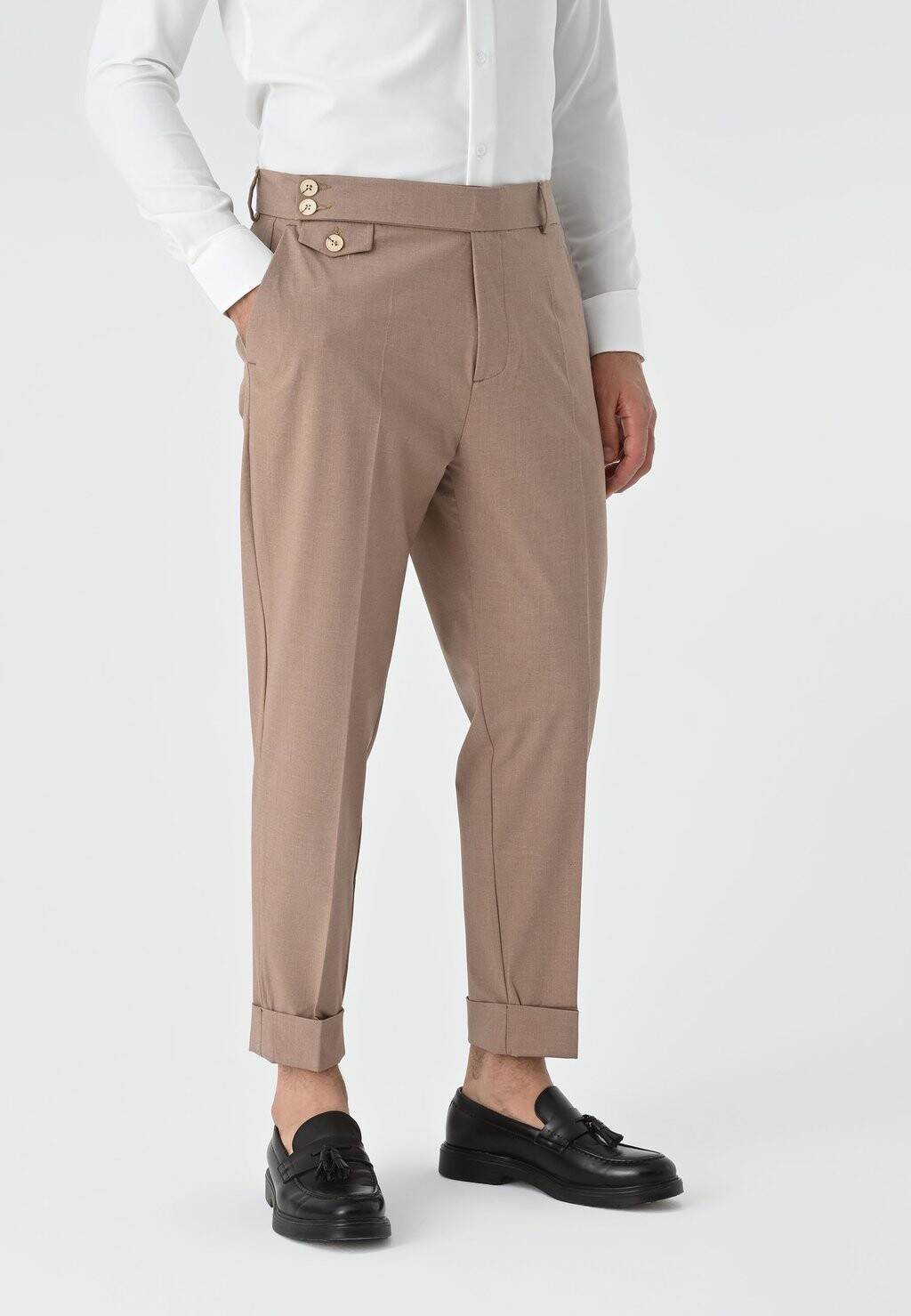 

Брюки PLEATED WITH BUTTON DETAILED Antioch, цвет camel