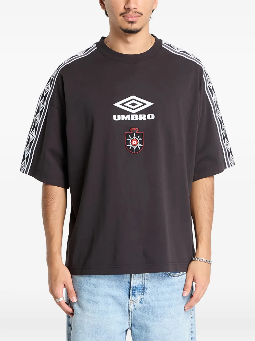 

Футболка с отделкой лентой Umbro, серый