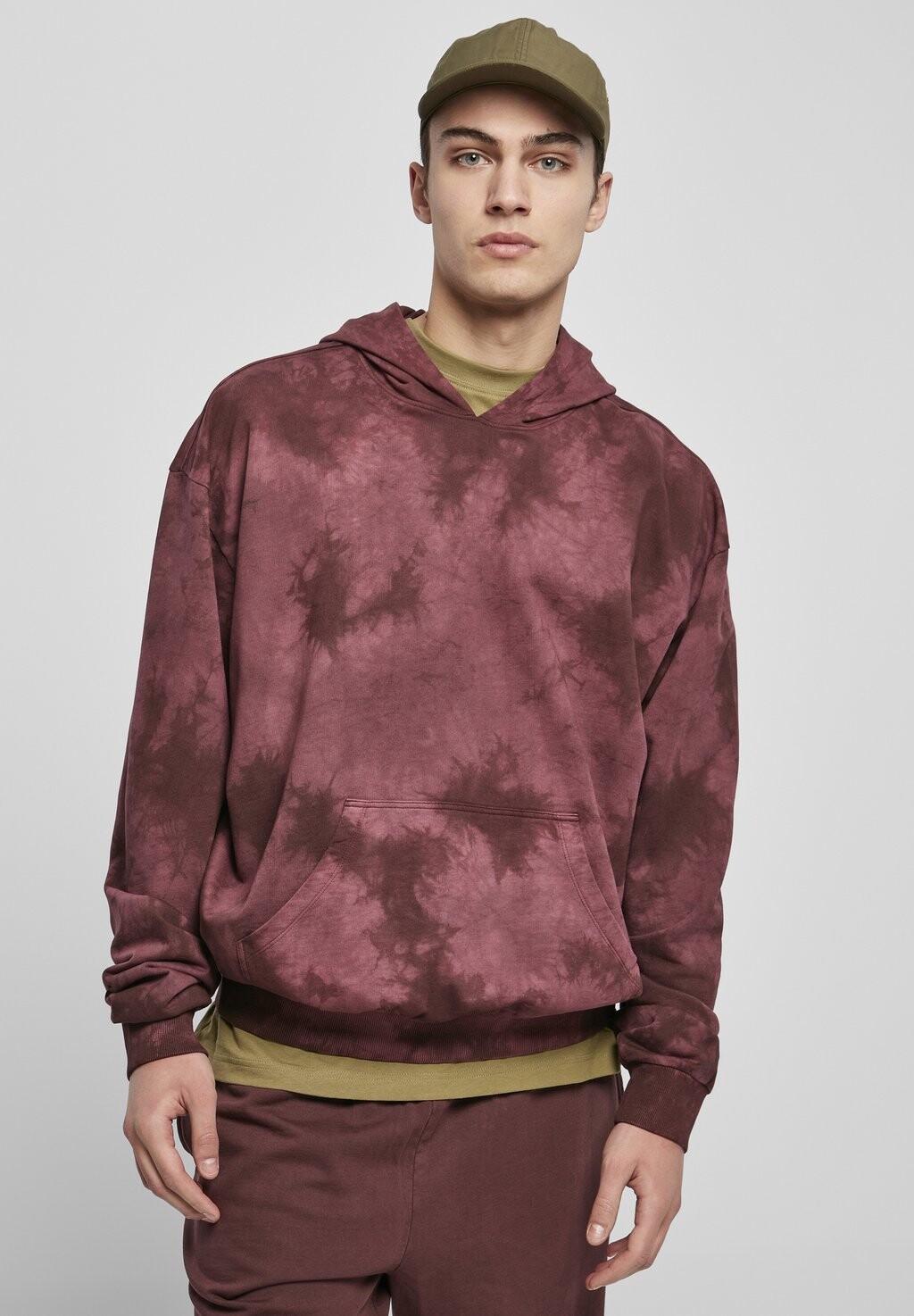

Толстовка DYED Urban Classics, вишневый