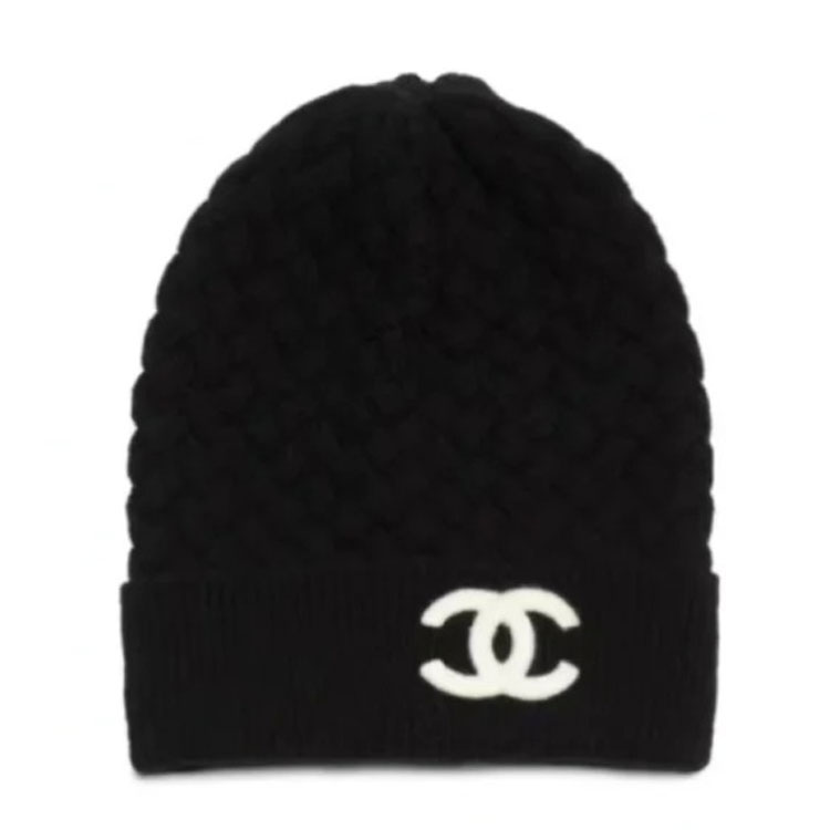 

Унисекс-бини CHANEL