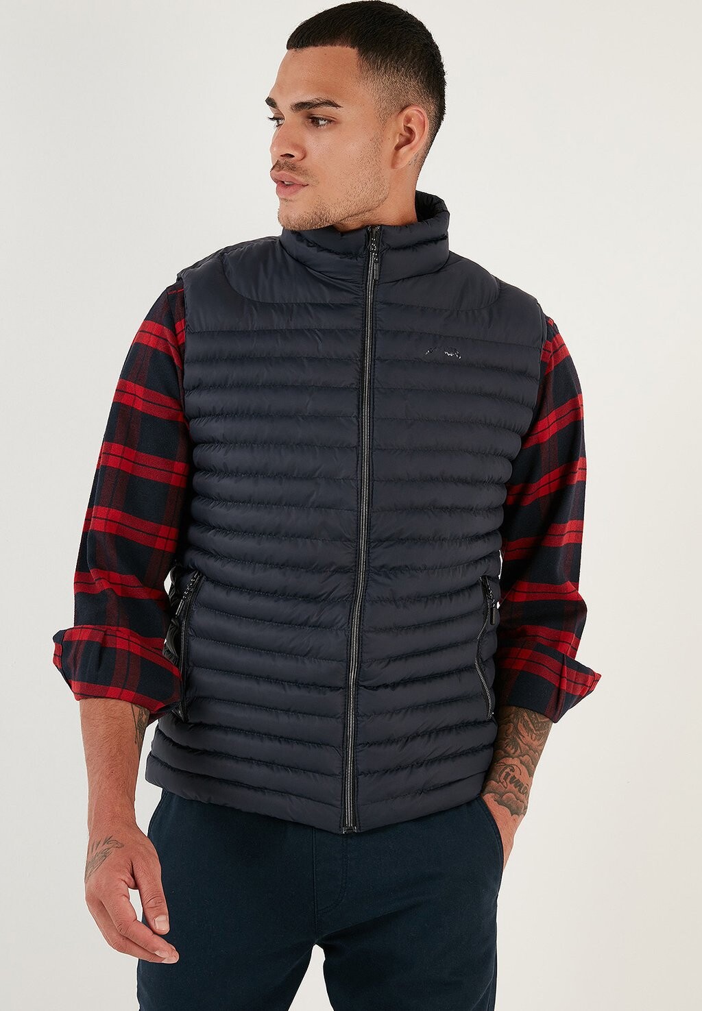 

Жилет Buratti, цвет dark blue
