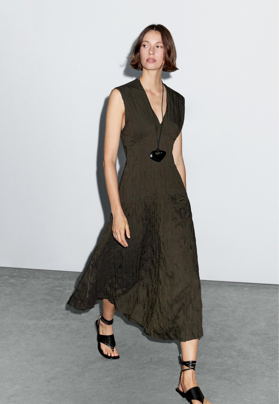 

Платье Massimo Dutti CREASED-EFFECT LONG PLEATED, Dark Green