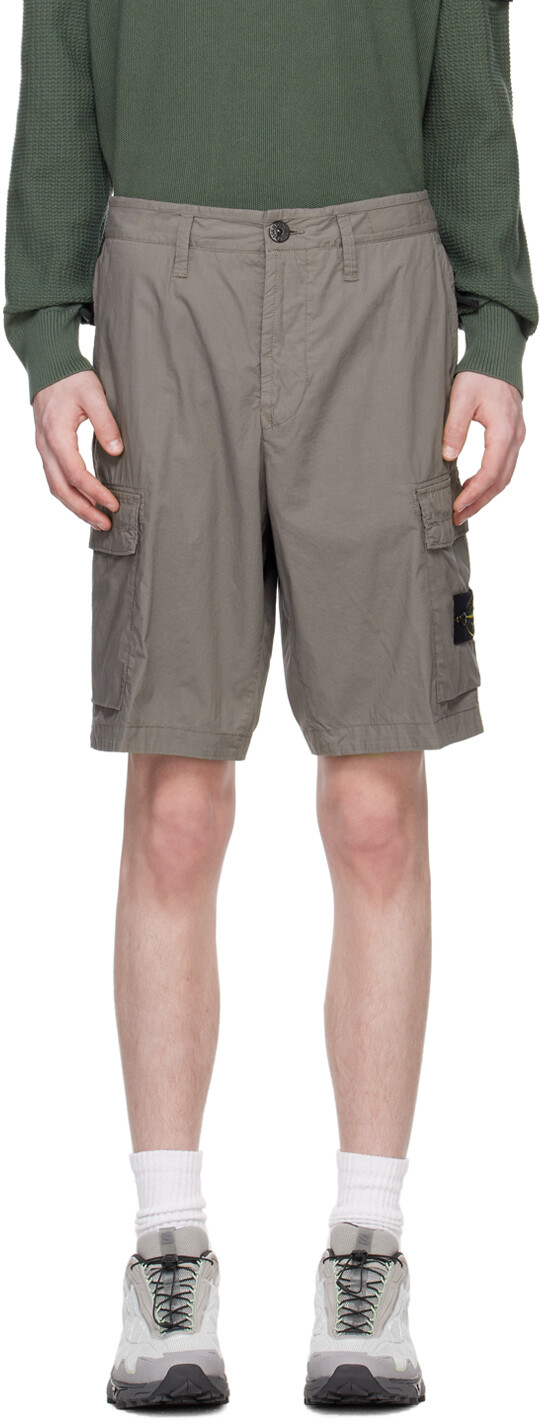 

Серые шорты с нашивками Stone Island, цвет Dove grey