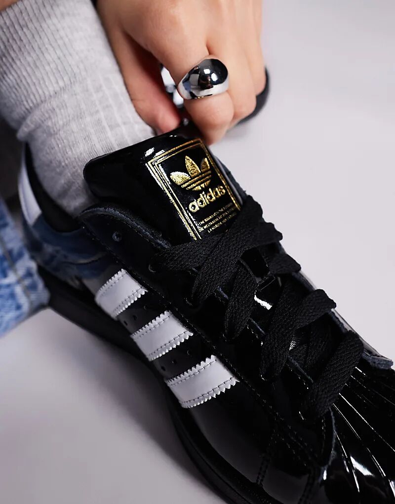 Кроссовки Adidas Originals Superstar II из черно-белой лакированной кожи — фото 4