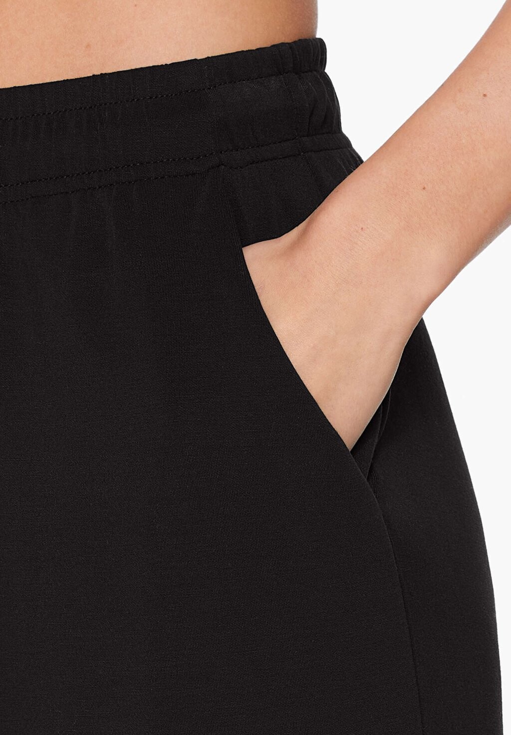 Брюки тренировочного костюма Soft Touch Cropped Wide-Leg OYSHO, черные — фото 2