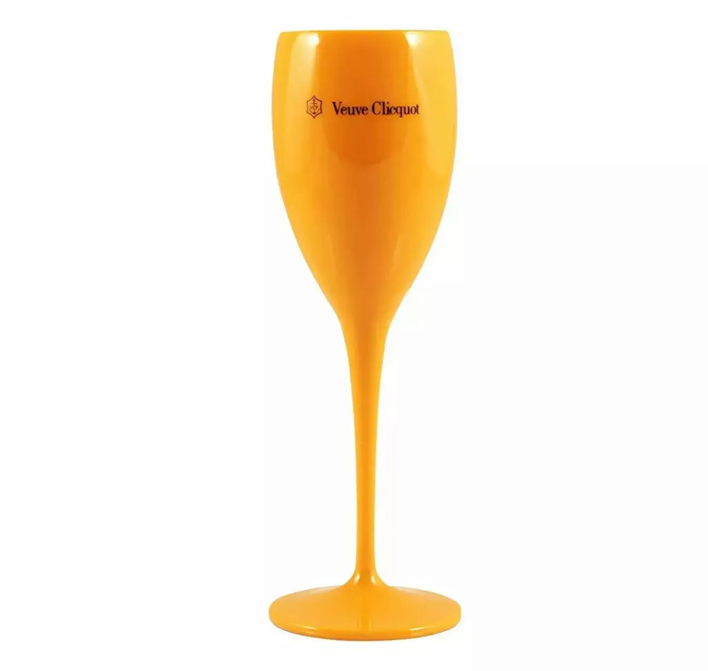 

Бокалы Veuve Clicquot