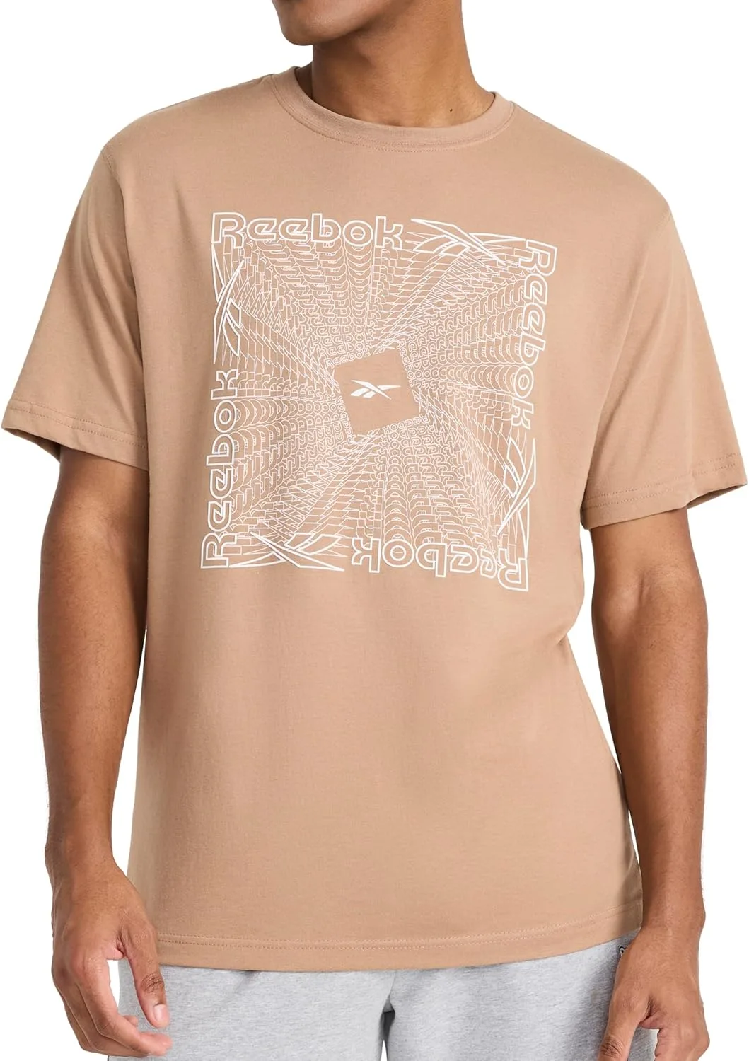 

Футболка Reebok с принтом, стандартный крой, легкая ткань