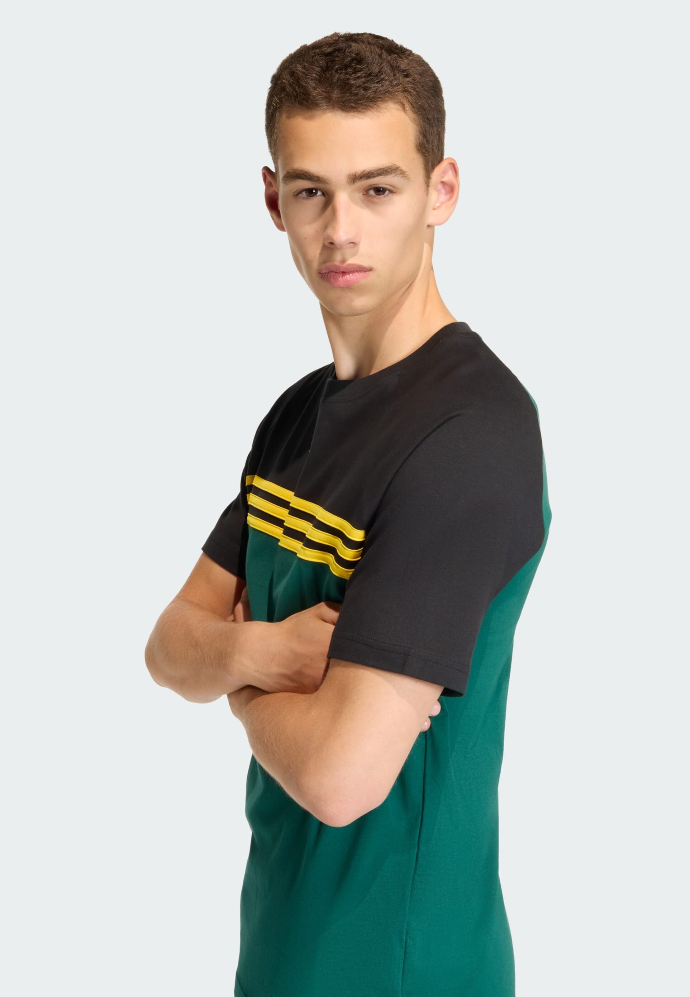Adidas Originals Футболка 'CHEST STRIPES' в цвете Emerald — фото 4