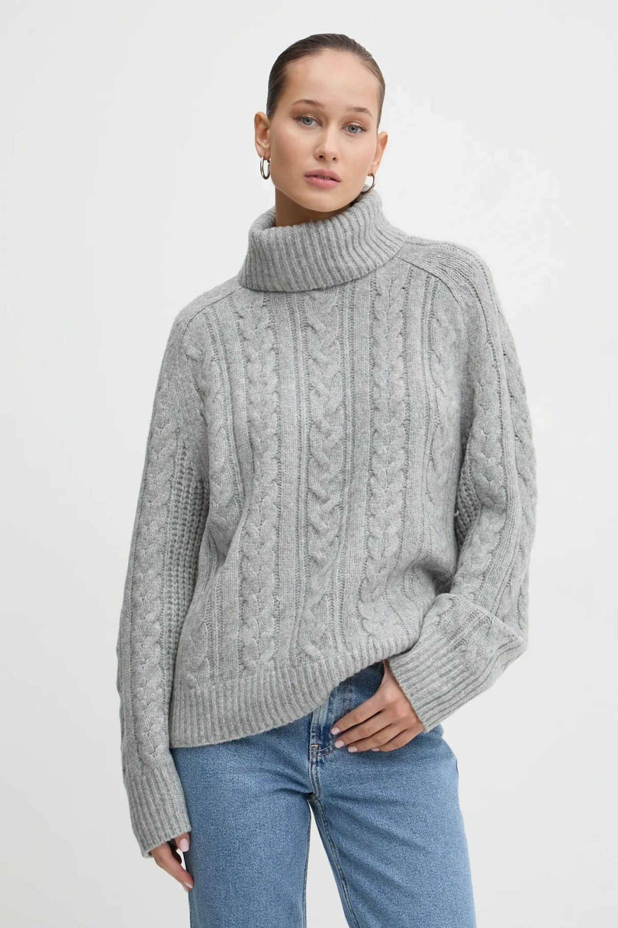 

Свитер из смесовой шерсти Abercrombie & Fitch, серый