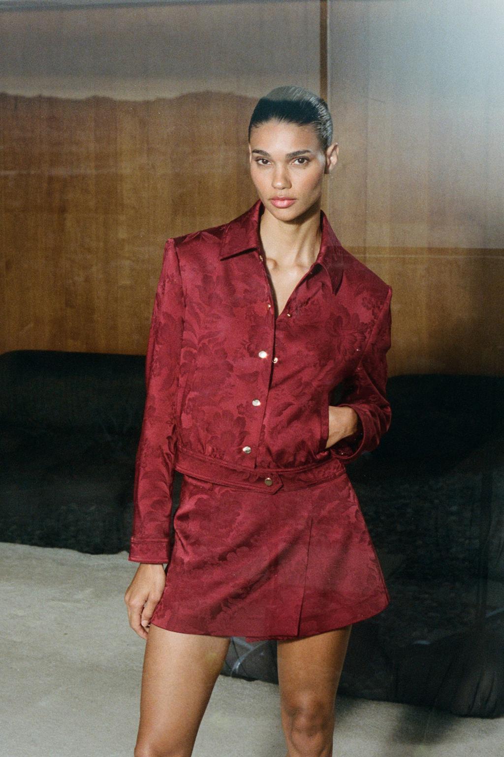 

Жаккардовая куртка- бомбер ZARA, бордовый