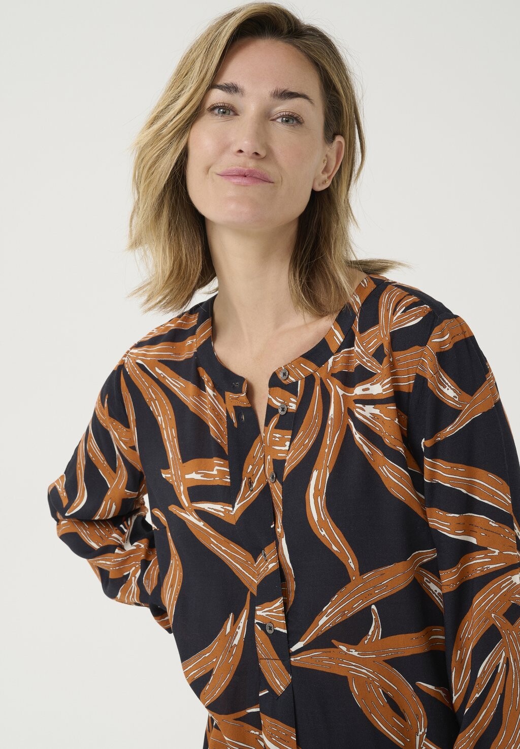 

Блуза DEBBIE ROUND NECK Kaffe, черный
