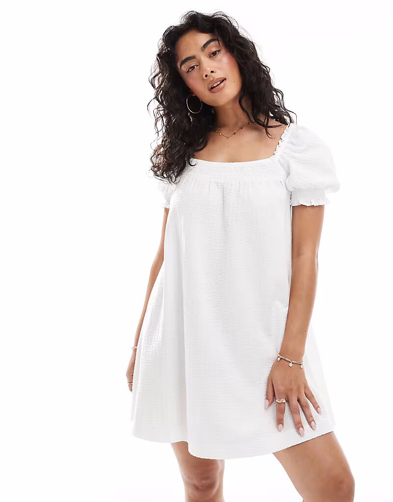 

Платье-мини Miss Selfridge из ткани сирсакер с гофрированной отделкой белого цвета
