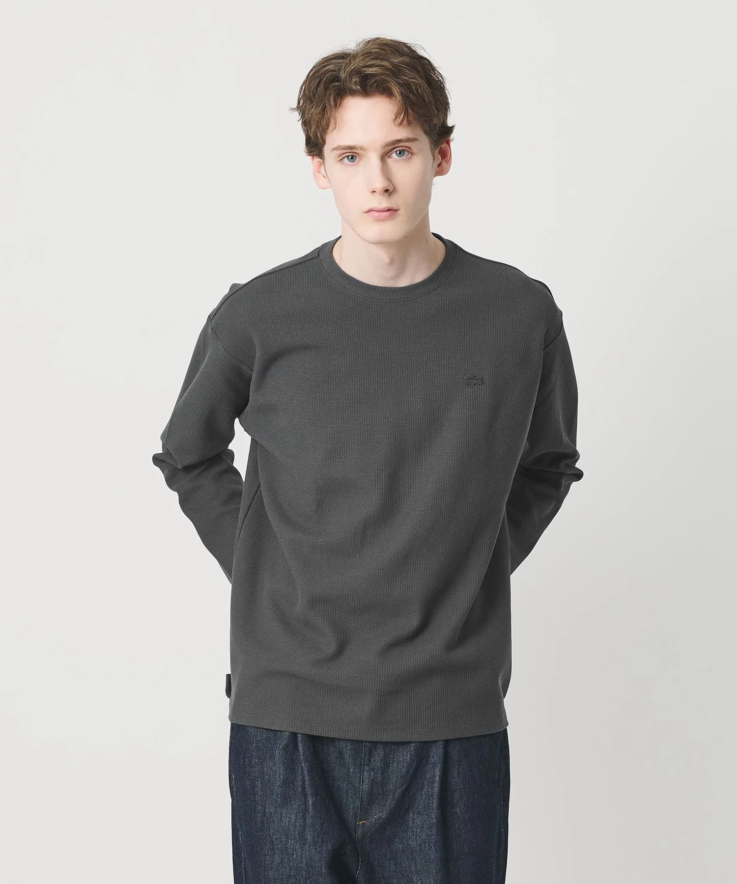 Мужская футболка LACOSTE однотонная, с длинными рукавами, серая — фото 2