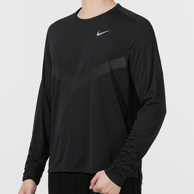 Футболка Men's Nike Sports Fitness Training Running Casual Long Sleeves Black T-Shirt DD6022-010 — фото 4
