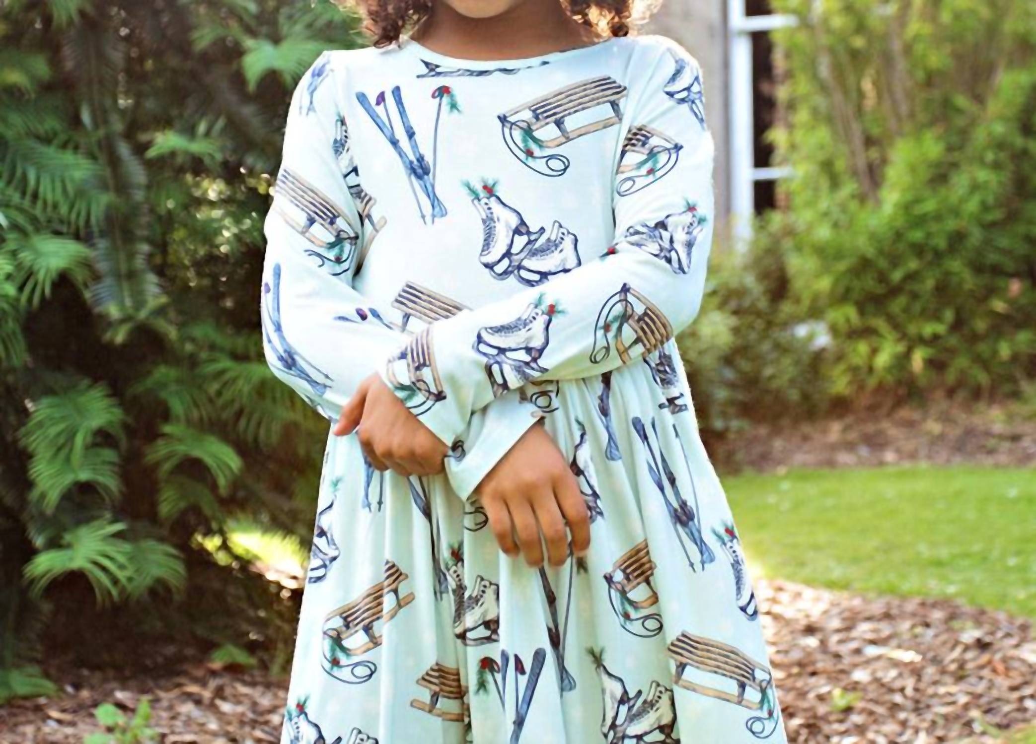 

Праздничное бамбуковое платье Steph в снежном стиле Pink Chicken, Snow Sports