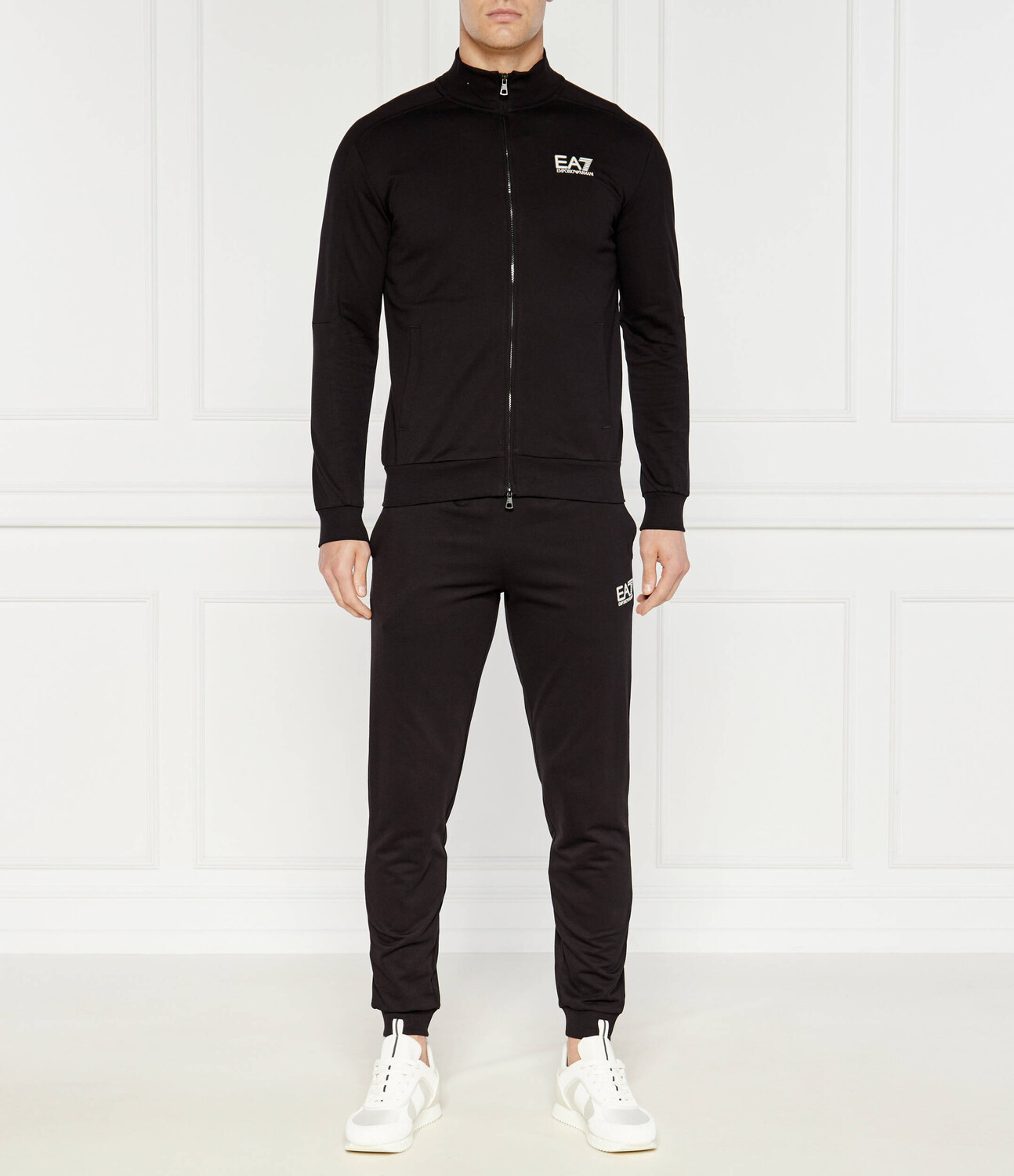 

Спортивный костюм EA7 Slim Fit, черный