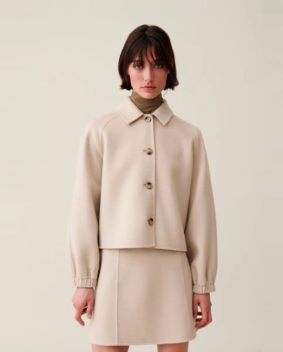 

Женский короткий пиджак с рубашечным воротником Claudie Pierlot, бежевый