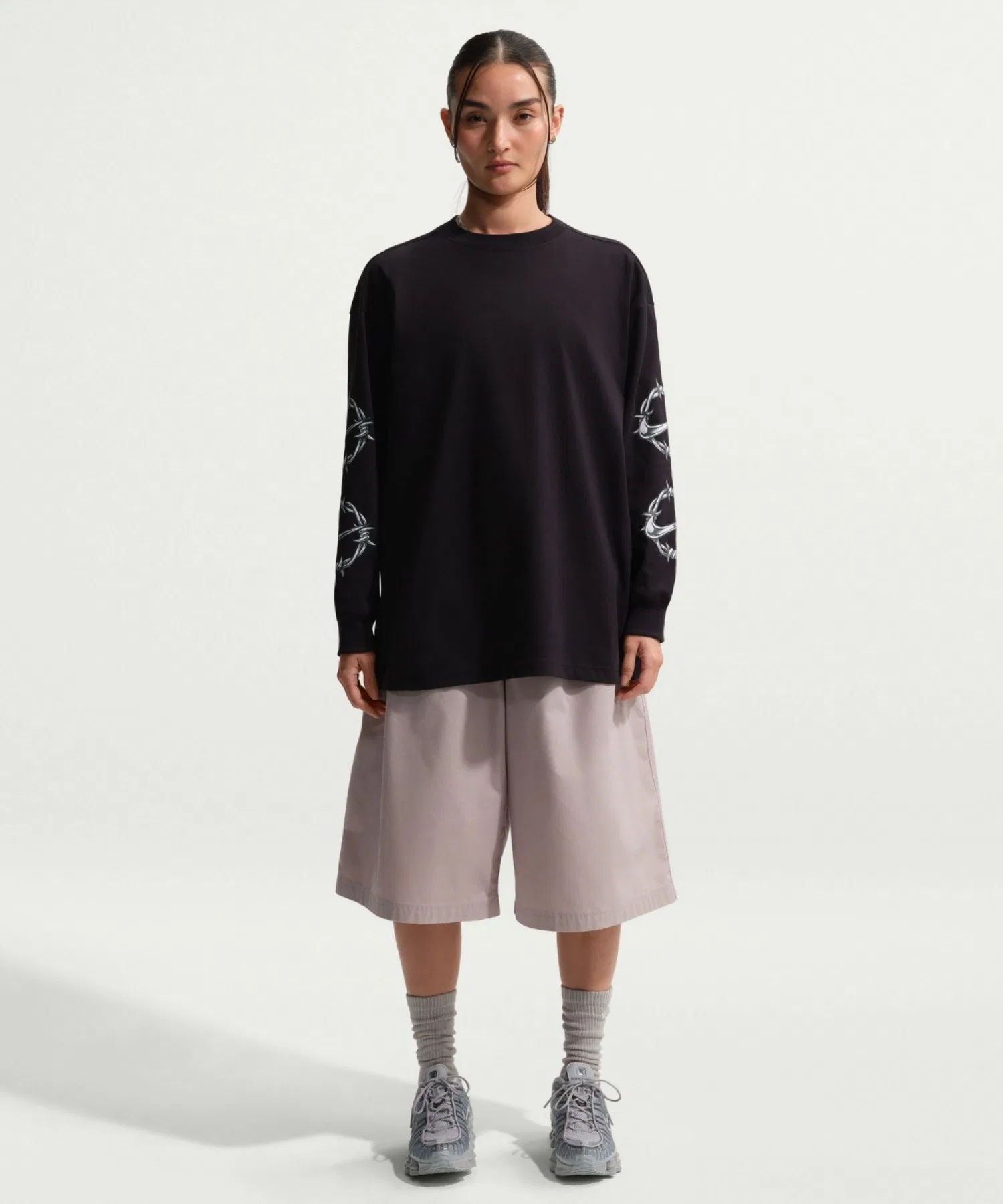 Унисекс футболка оверсайз Nike Sportswear с длинным рукавом чёрная — фото 2