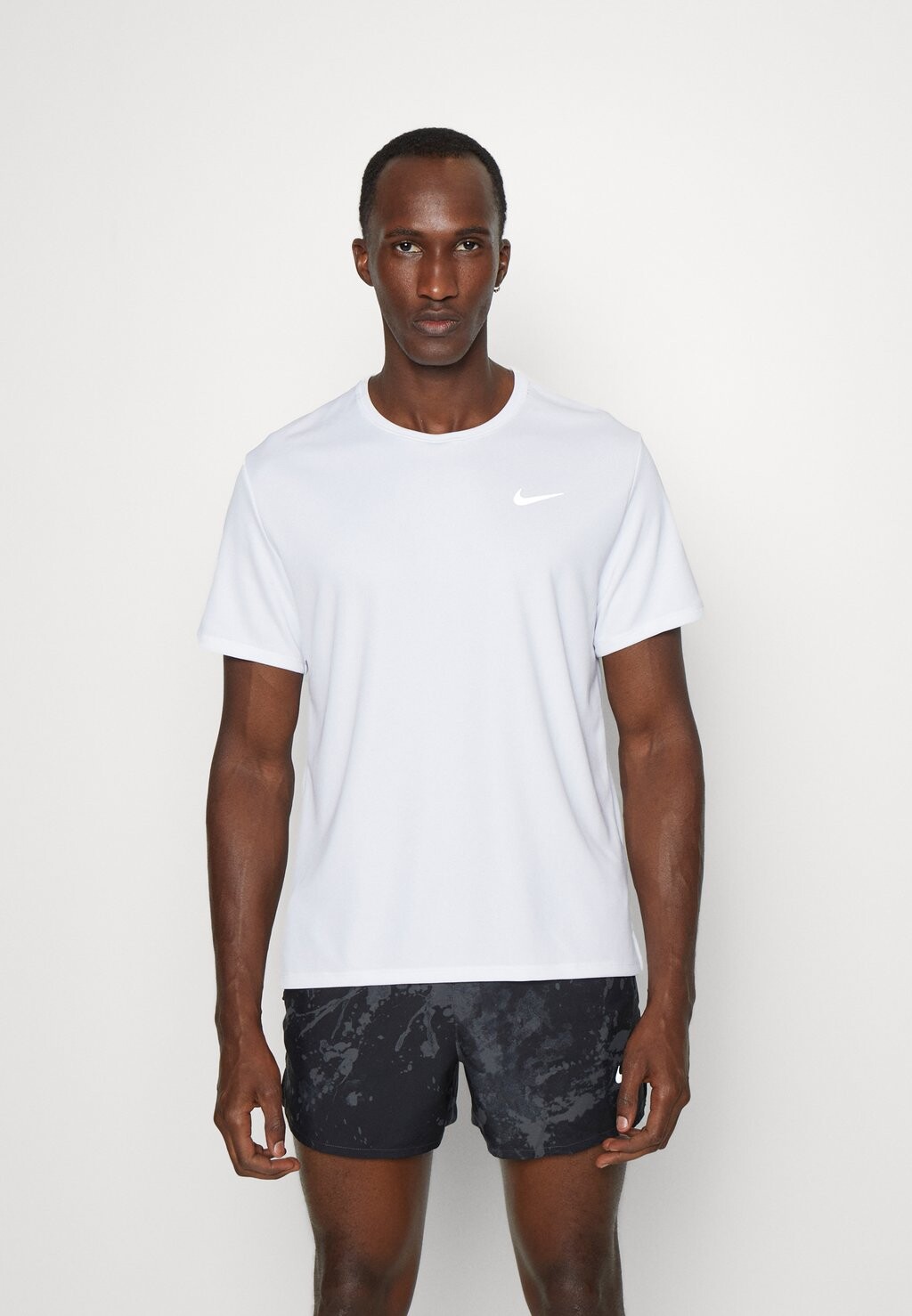 

Футболка Nike MILER, цвет White, Коричневый, Футболка Nike MILER, цвет White