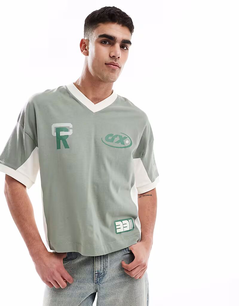 

Футболка свободного кроя свободного кроя со спущенным плечом, выкроенными и пришитыми вставками и спортивной графикой зеленого цвета Asos Design, Зеленый, Футболка свободного кроя свободного кроя со спущенным плечом, выкроенными и пришитыми вставками и сп